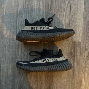 Yeezy Boost 350 V2 Oreo